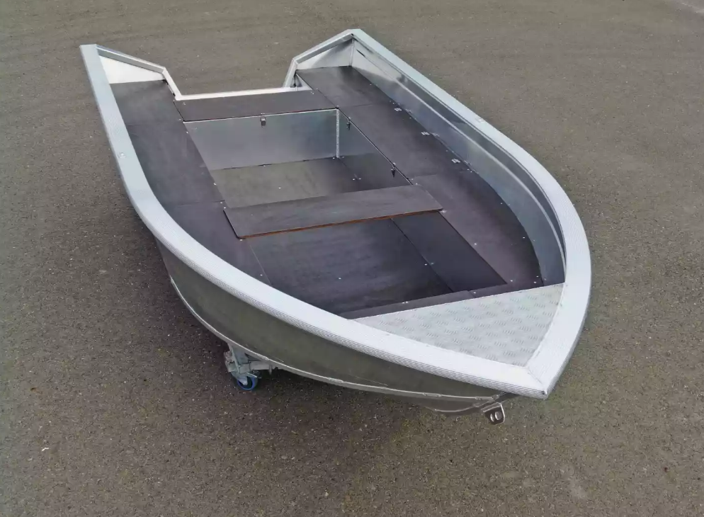Алюминиевая лодка  Неман-420 в Сергиевом Посаде