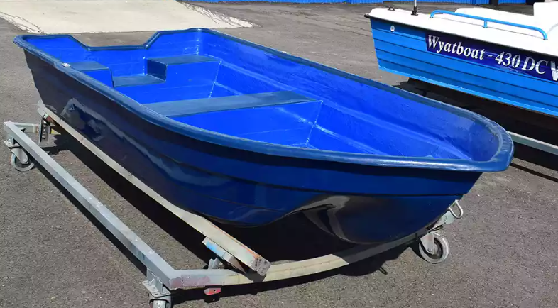 Стеклопластиковая лодка Neman-340 (тримаран) в Сергиевом Посаде