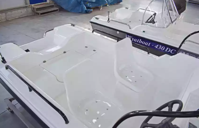 Комбинированный катер Wyatboat-430 M в Сергиевом Посаде