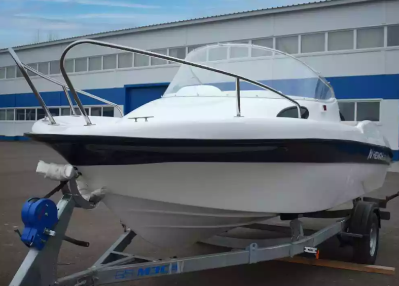 Стеклопластиковый катер Neman-530 с каютой в Сергиевом Посаде