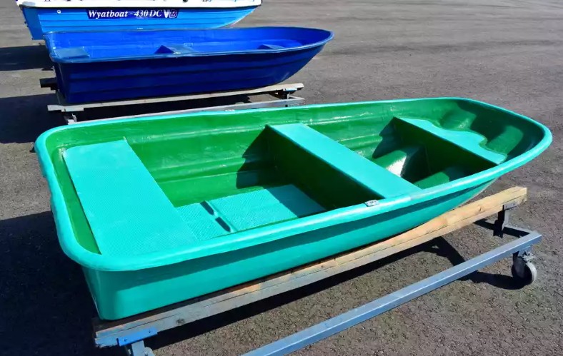 Стеклопластиковая лодка Старт (тримаран) в Сергиевом Посаде