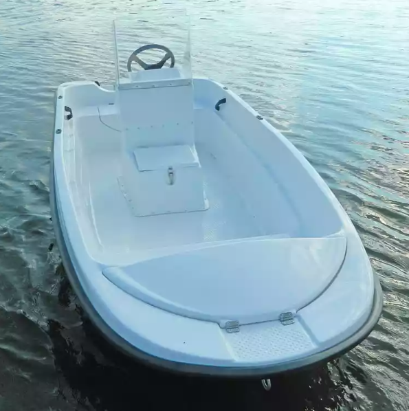 Стеклопластиковая лодка Пингвин с консолью (тримаран) в Сергиевом Посаде