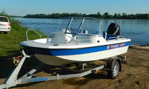 Стеклопластиковый катер Wyatboat-430 DC (тримаран) в Сергиевом Посаде