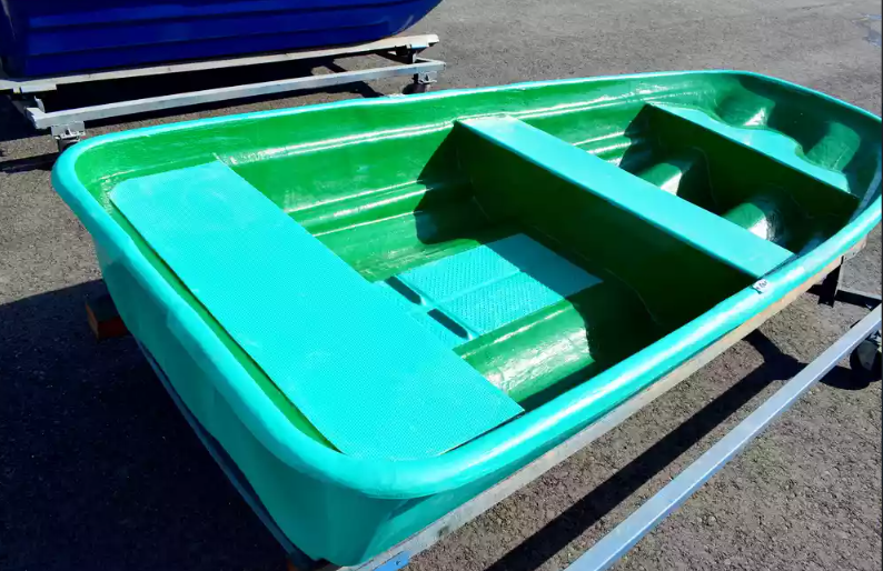 Стеклопластиковая лодка Старт (тримаран) в Сергиевом Посаде