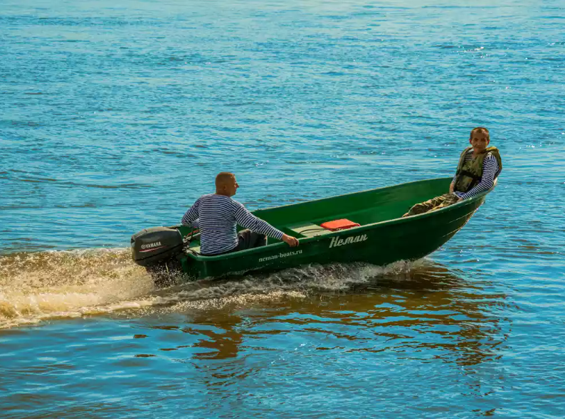 Стеклопластиковая лодка Neman-340 (тримаран) в Сергиевом Посаде