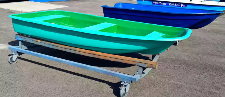 Стеклопластиковая лодка Старт (тримаран) в Сергиевом Посаде