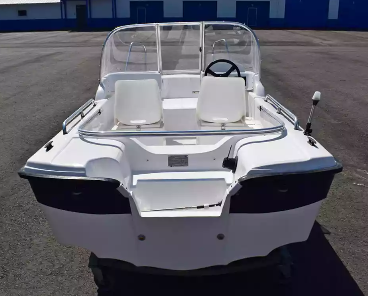 Стеклопластиковый катер Wyatboat-430 DC (тримаран) в Сергиевом Посаде