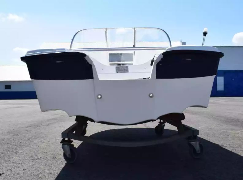 Стеклопластиковый катер Wyatboat-430 DC (тримаран) в Сергиевом Посаде