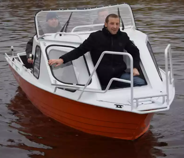 Алюминиевый катер Неман-500 (каютный) в Сергиевом Посаде