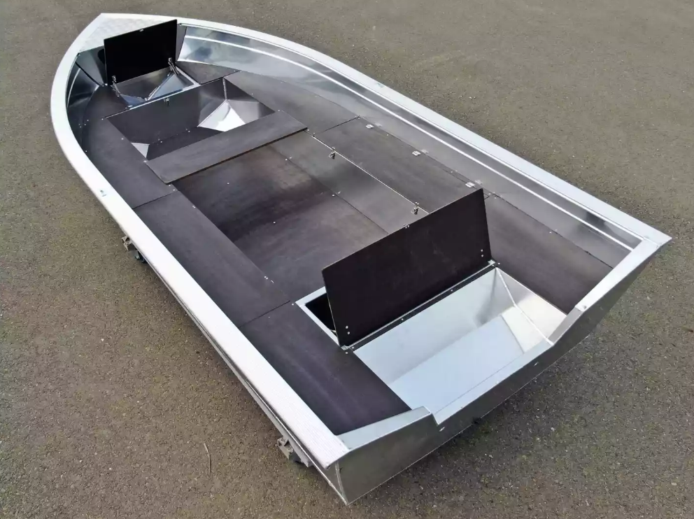 Алюминиевая лодка  Неман-420 в Сергиевом Посаде