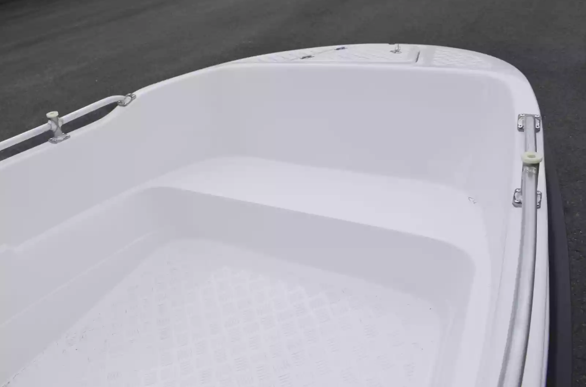 Стеклопластиковая лодка Пингвин New (тримаран) в Сергиевом Посаде