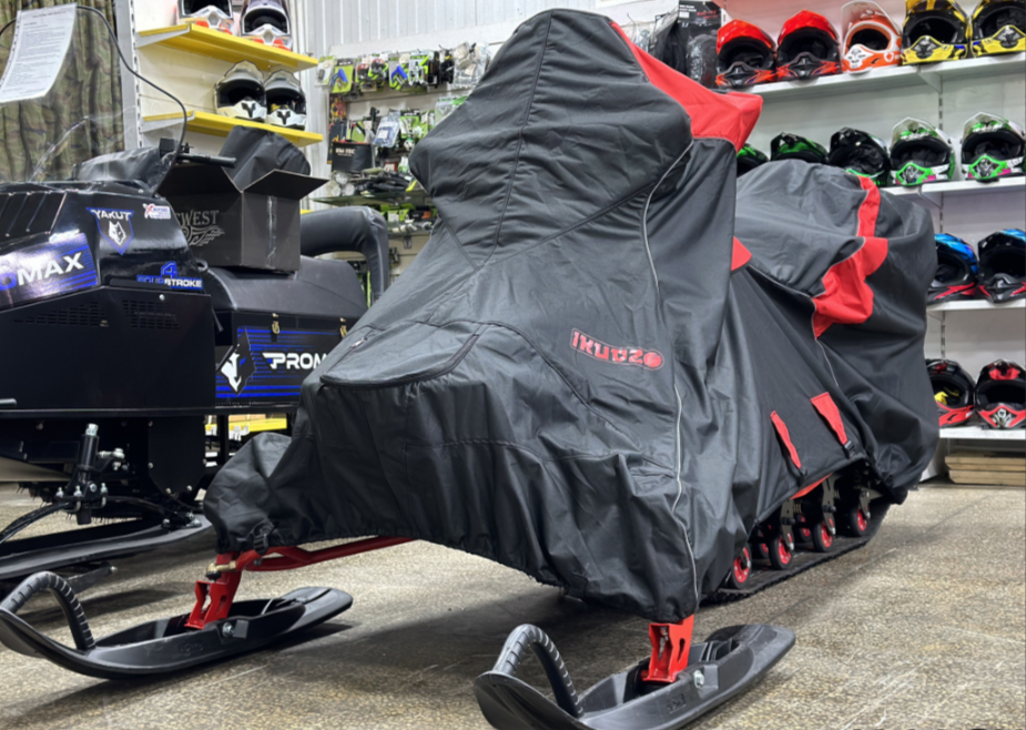 Чехол транспорт. снегохода IKUDZO HUNTER черно-красный Оксфорд ПРЕМИУМ качества с лого IKUDZO в Сергиевом Посаде