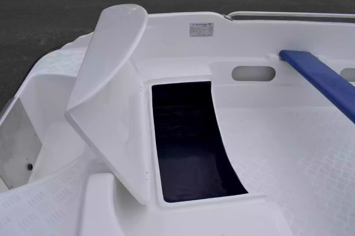 Стеклопластиковая лодка Пингвин New (тримаран) в Сергиевом Посаде