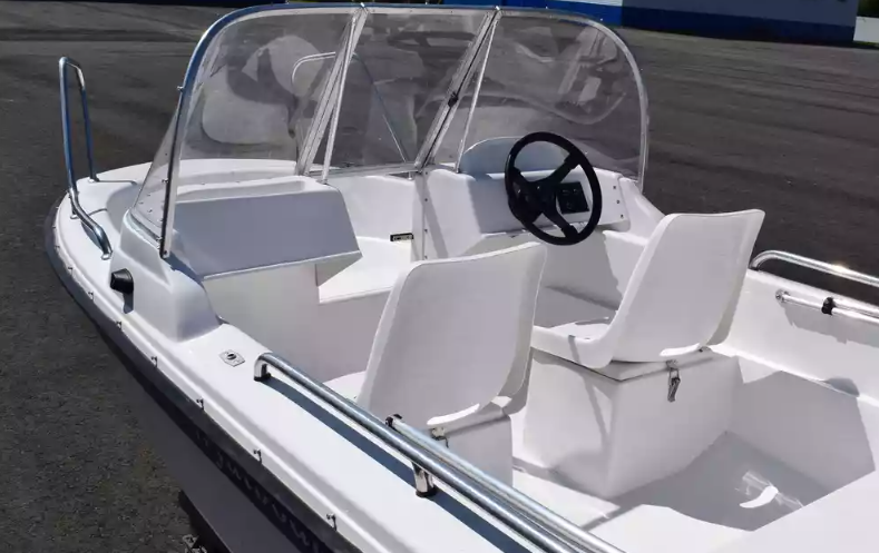 Стеклопластиковый катер Wyatboat-430 DC (тримаран) в Сергиевом Посаде