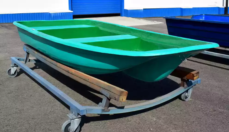 Стеклопластиковая лодка Старт (тримаран) в Сергиевом Посаде