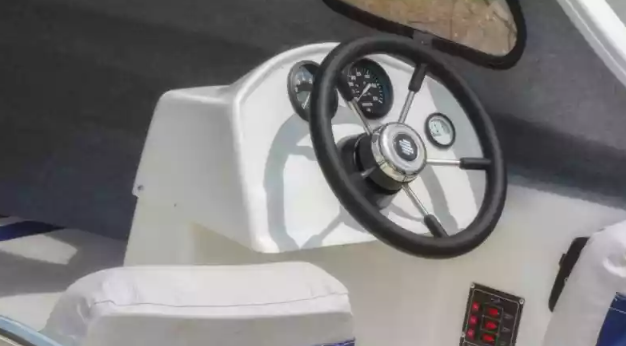 Стеклопластиковый катер Wyatboat-3 П (полурубка) в Сергиевом Посаде