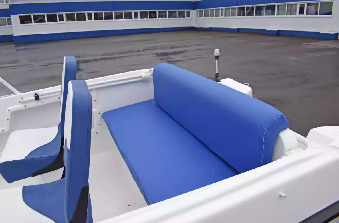 Стеклопластиковый катер Wyatboat-430DCМ (килевая) в Сергиевом Посаде