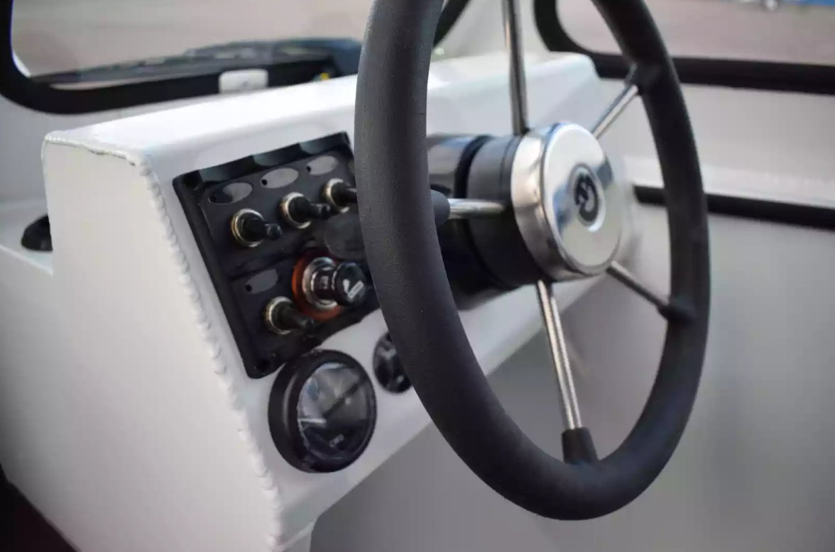 Алюминиевый катер Неман-500 (закрытая рубка) в Сергиевом Посаде