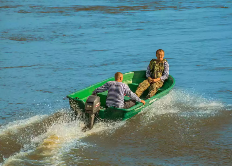 Стеклопластиковая лодка Neman-340 (тримаран) в Сергиевом Посаде