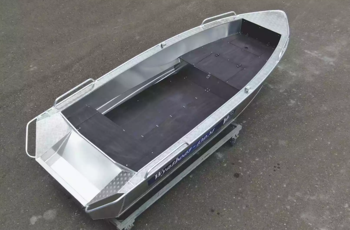 Алюминиевая лодка  Wyatboat-430М FISH в Сергиевом Посаде