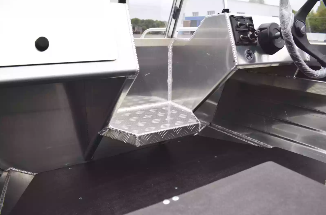 Алюминиевая лодка  Neman-400 PRO в Сергиевом Посаде