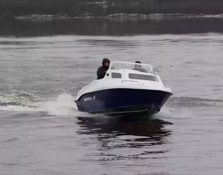 Комбинированный катер Neman-500 с каютой в Сергиевом Посаде