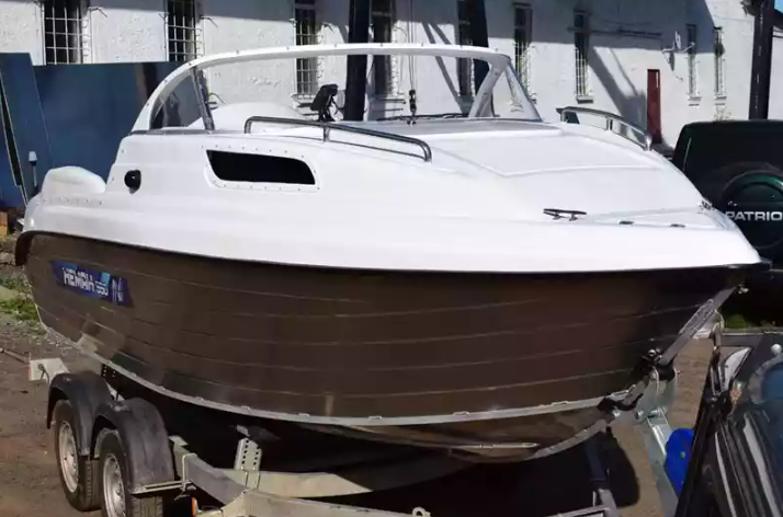 Комбинированный катер Neman-550 с каютой в Сергиевом Посаде