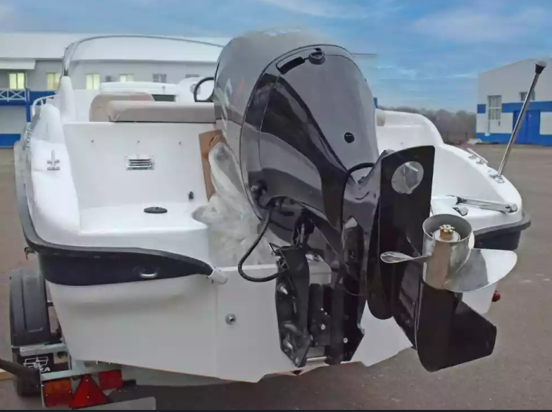 Стеклопластиковый катер Neman-530 с каютой в Сергиевом Посаде