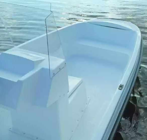 Стеклопластиковая лодка Пингвин с консолью (тримаран) в Сергиевом Посаде
