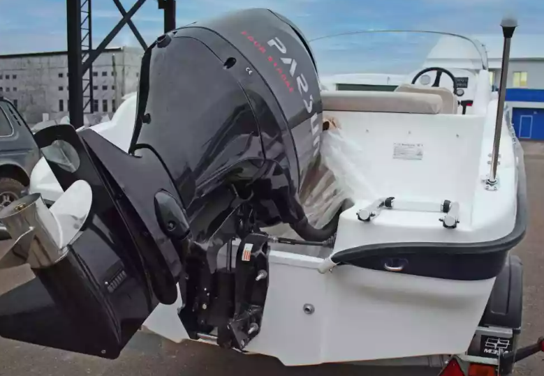 Стеклопластиковый катер Neman-530 с каютой в Сергиевом Посаде