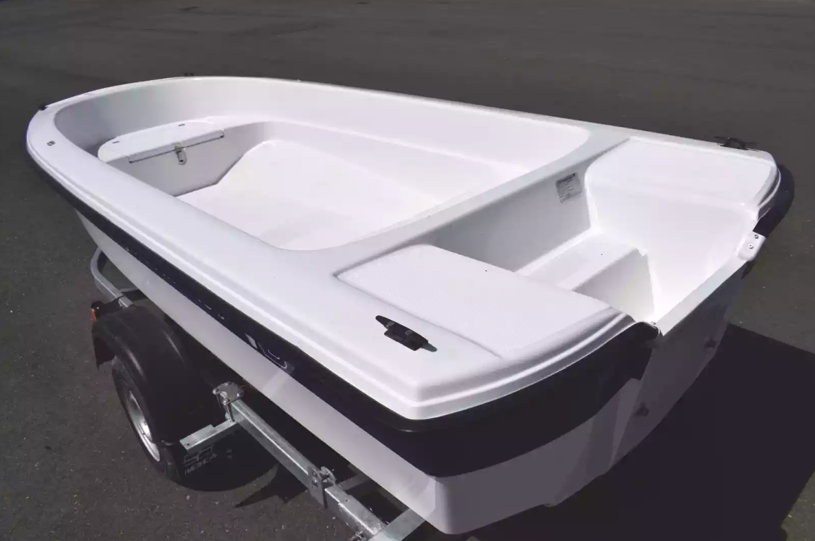 Стеклопластиковая лодка Wyatboat 430 тримаран в Сергиевом Посаде