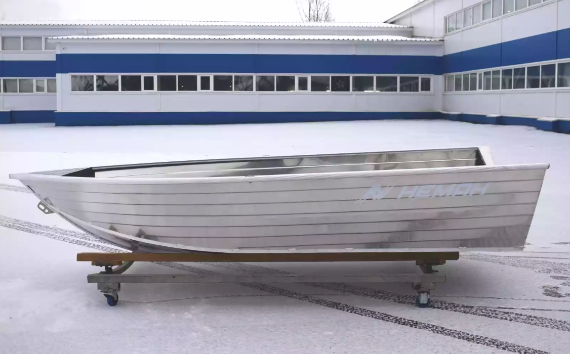 Алюминиевая лодка Неман-400 в Сергиевом Посаде